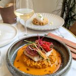 Plat du menu business, servi le midi à l’Auberge du Kochersberg : cuisine raffinée et produits de saison.